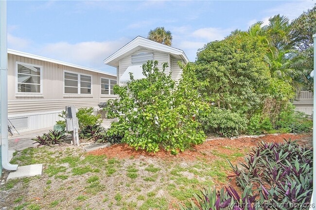 Building Photo - 10725 S Ocean Dr