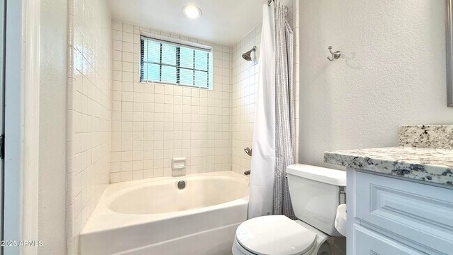 Building Photo - 1211 N Miller Rd