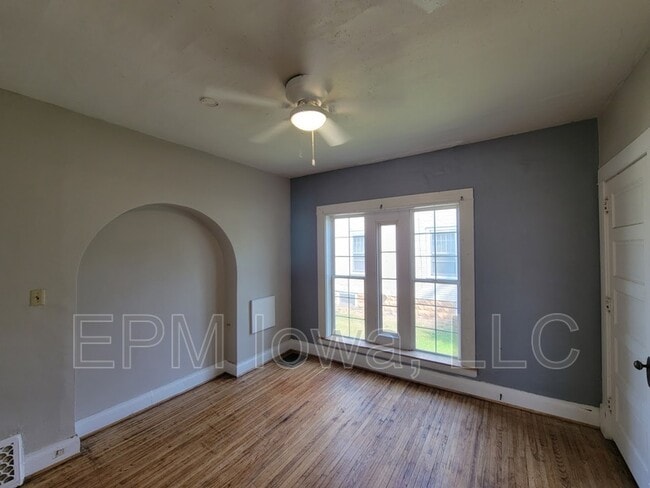 Building Photo - 511 S Frederick Ave