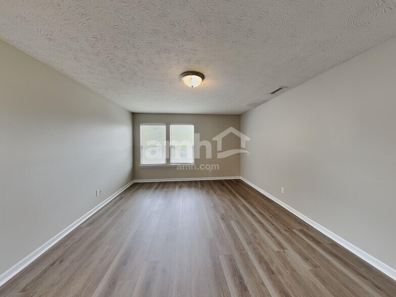Building Photo - 1151 Fiesta Dr
