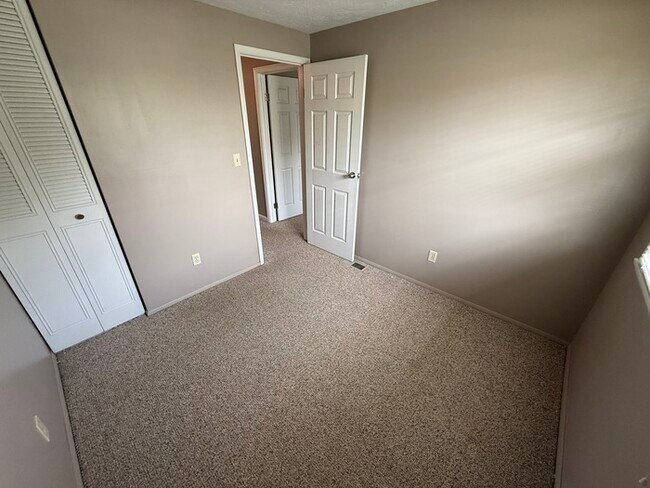 Building Photo - Stunning 3 beds 1.5 baths in Mineral Ridge