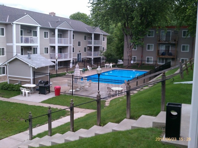 Innsbruck Villa New Brighton, MN Apartment Finder