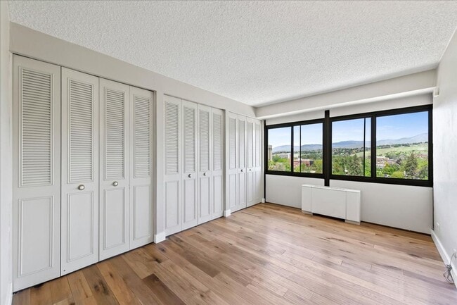 Building Photo - Stylish Imperial Plaza Condo in Prime Downtown Location