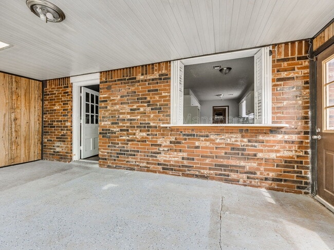 Building Photo - 1706 High Meadows Dr
