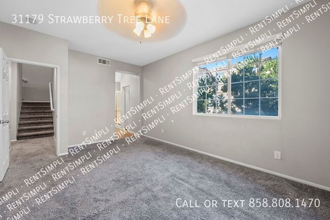 Building Photo - Stunning 3 BR 2.5 BA Townhome for Lease