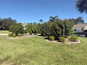 Building Photo - 4001 Oakhurst Dr