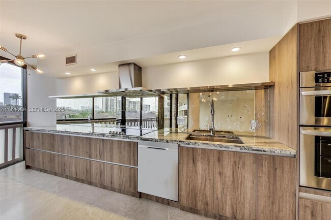 Building Photo - 1000 W Island Blvd