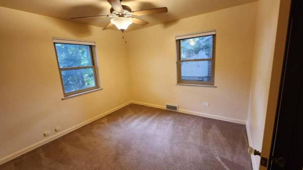 Sm Bdrm 2 - 4828 E 19th Ave