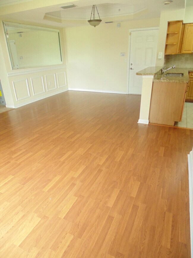 Building Photo - 2050 Alta Meadows Ln