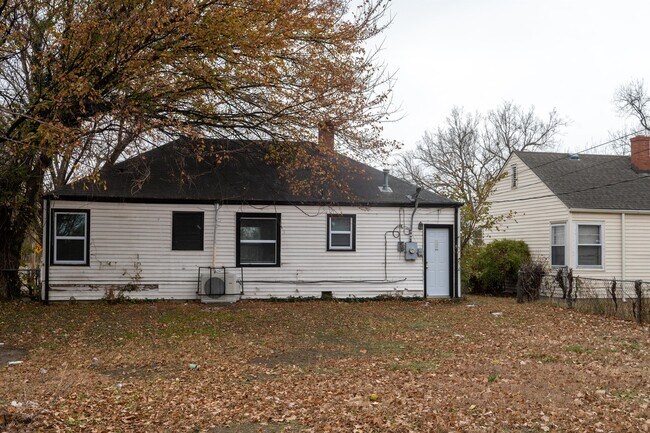 Building Photo - 802 N Minnesota St