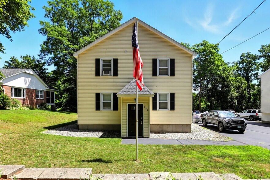 Building Photo - 859 Mammoth Rd
