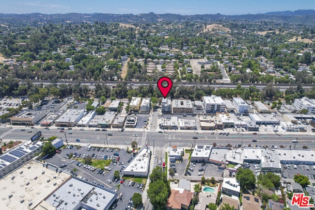 Building Photo - 22705 Del Valle St