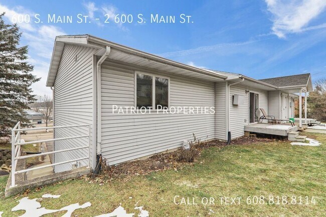 Building Photo - 600 S Main St