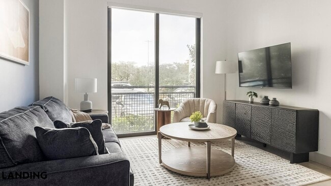 Building Photo - 1155 NE 126th St