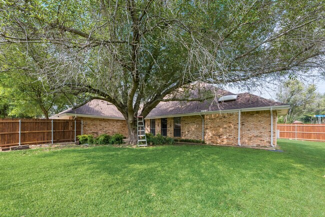 Building Photo - 923 S Greenstone Ln