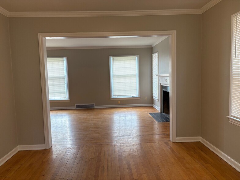 Living Room 1 - 3653 Winchell Rd