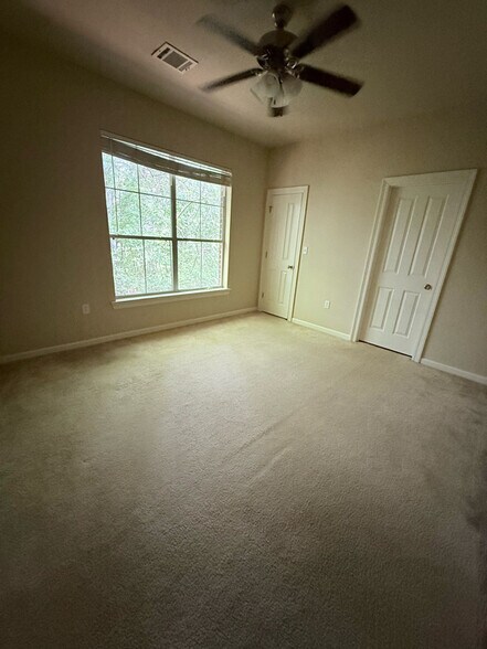 Building Photo - 2405 Brightside Dr