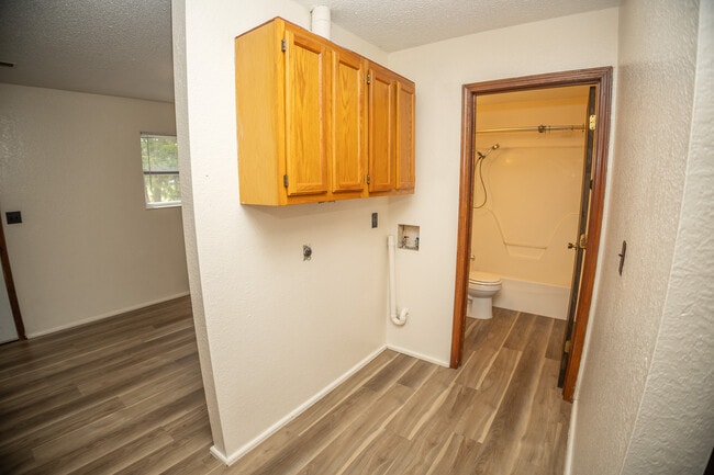 Building Photo - 115 Traci Dr