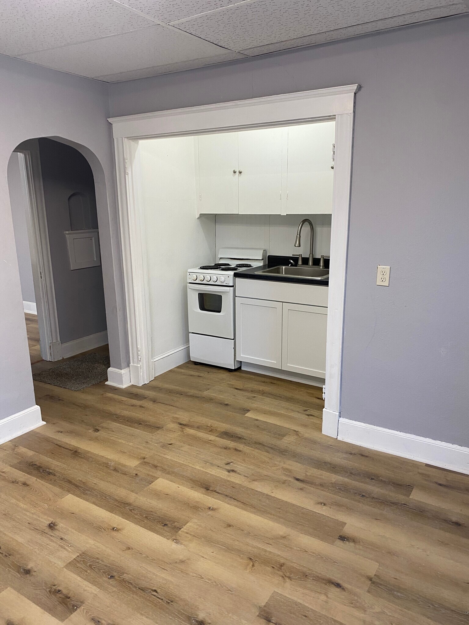 Building Photo - 1227 E 3rd St