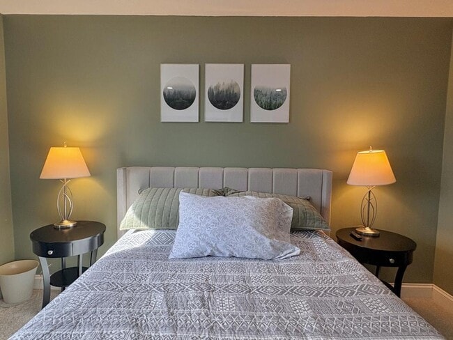 Building Photo - 25 Lawrence St