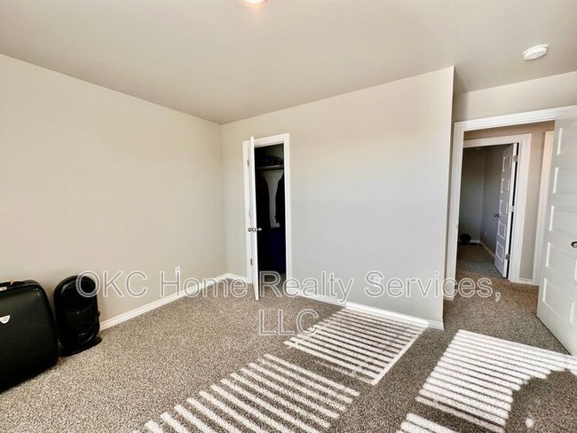 Building Photo - 10341 NW 26th St