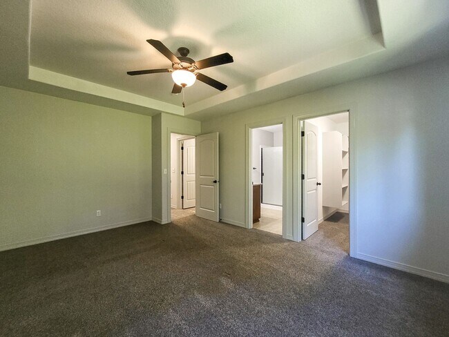 Building Photo - 407-409 Madrona Ave SE