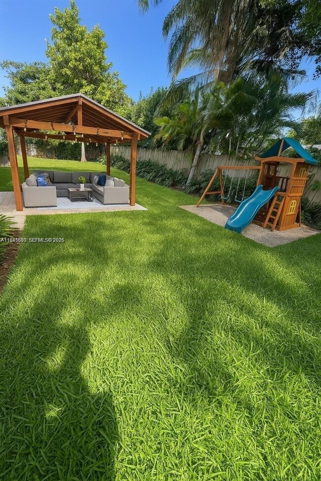 Building Photo - 7350 SW 96th St