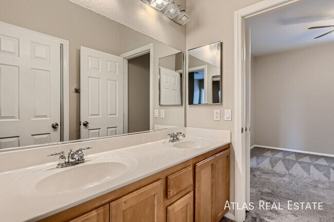 Building Photo - 9826 Mandrake Falls St