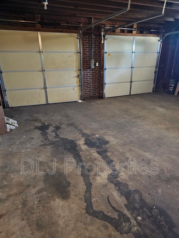 Building Photo - 112 E Dumplin Valley Rd