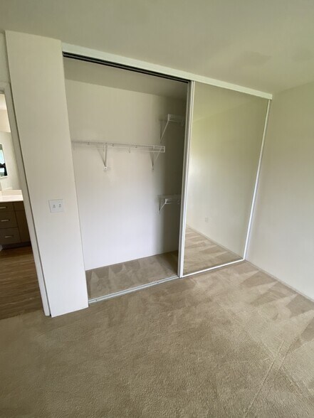 Building Photo - 50 Kihalani St