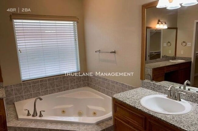 Building Photo - No Application Fees*$500.00 off 1st Months...