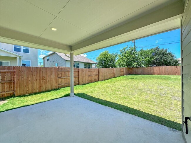 Building Photo - 409 Palo Brea Lp