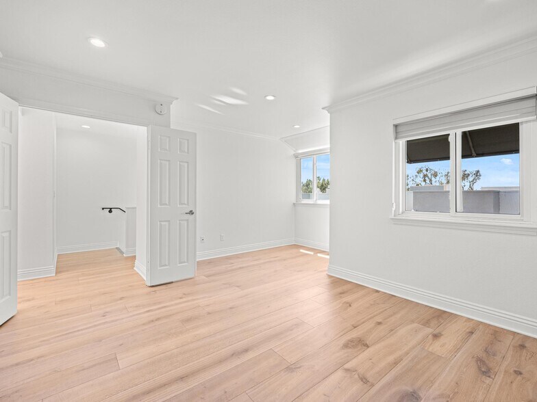 Building Photo - 501 Herondo St