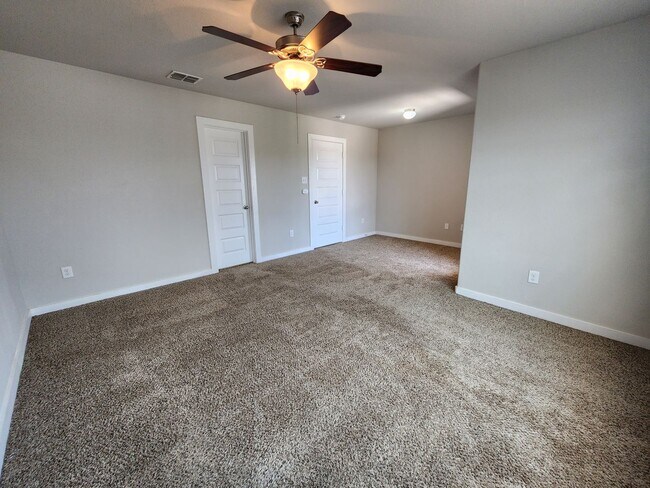 Building Photo - Large 3/2.5/2 in Creekside Crossing! Game Room + Balcony! Fridge Included / CISD