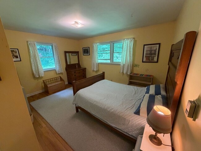 Building Photo - Fully Furnished 3BR Home with Land – Minutes to Burlington