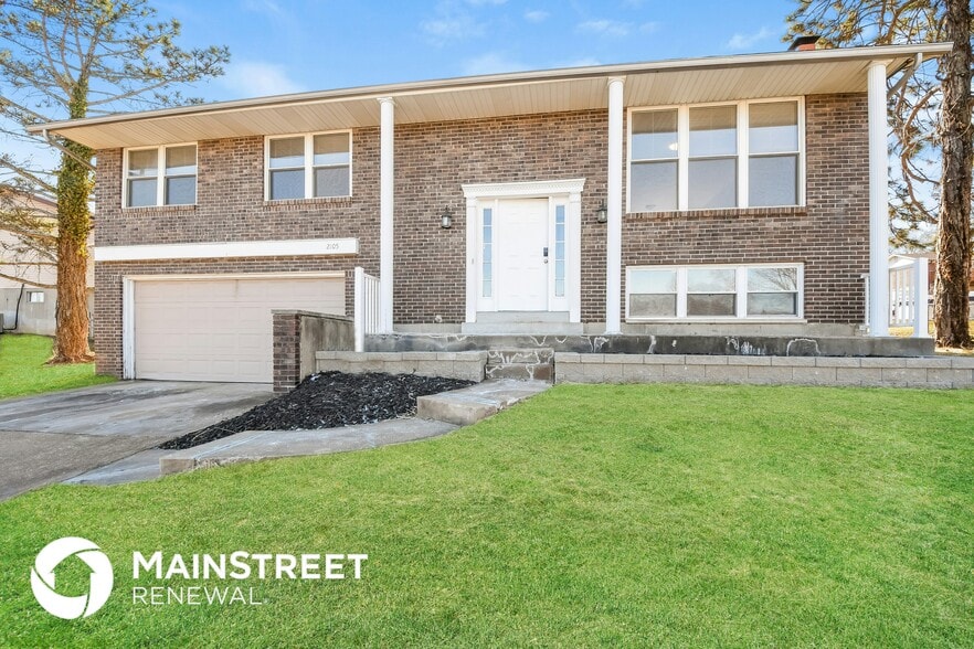 Building Photo - 2105 Wellington Dr
