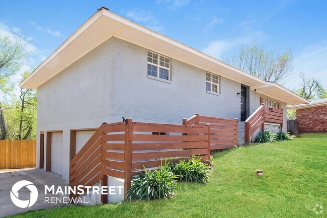 Building Photo - 6332 NW 58th Terrace