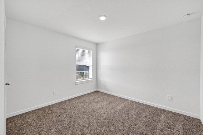Building Photo - 31622 Whittis Hl Wy
