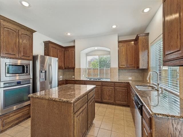Building Photo - 2965 Lakemont Dr