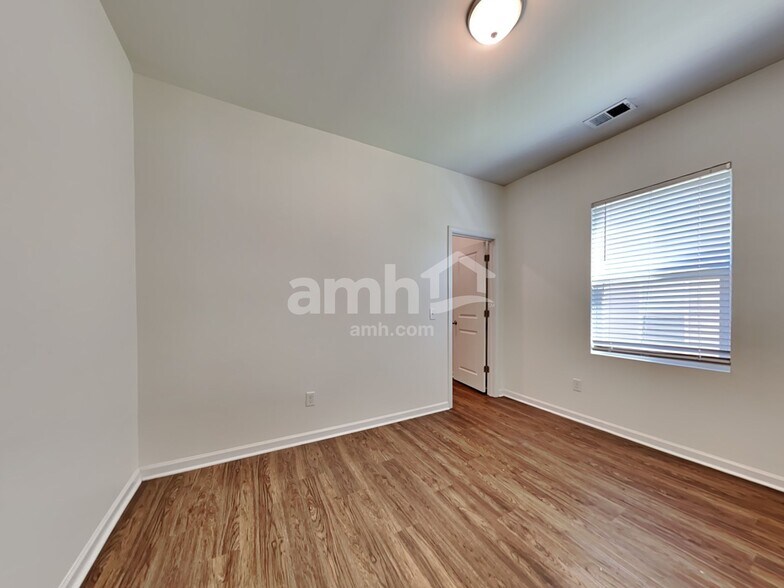 Building Photo - 218 Orion Way