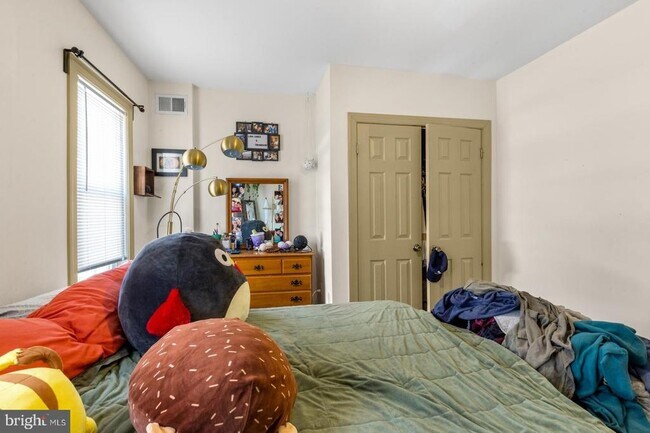 Building Photo - 139 Davis St