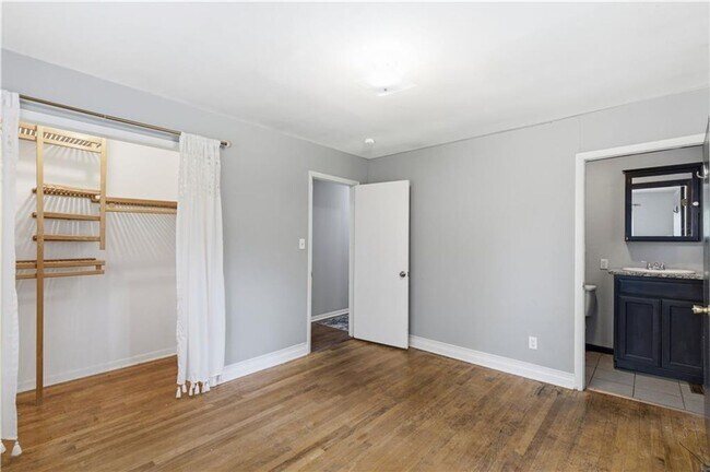 Building Photo - 2219 W Ora Dr