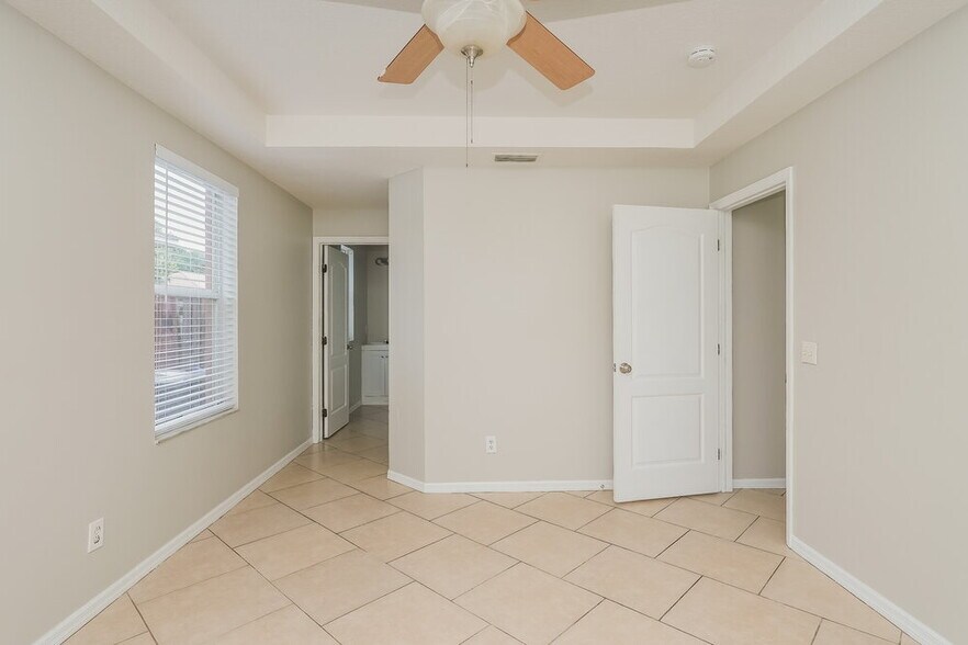 Building Photo - 12723 Adventure Dr
