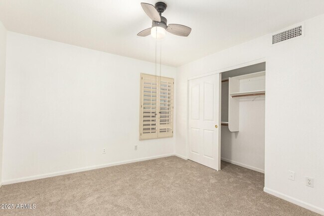 Building Photo - 7834 W Kerry Ln