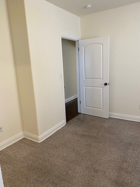 Building Photo - 1454 S Cloverdale Ave