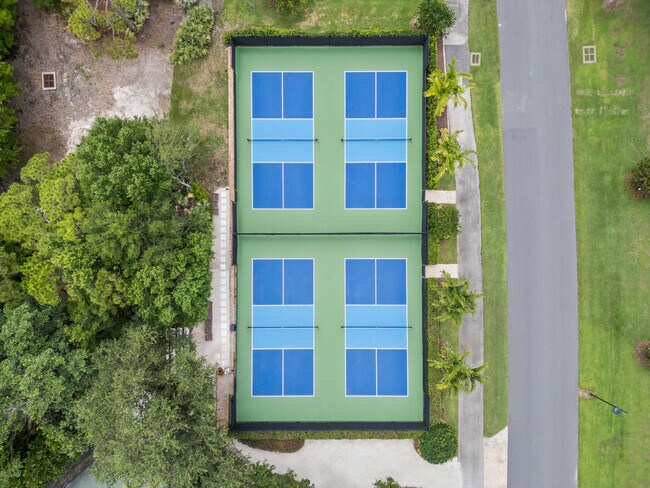 Building Photo - 4381 SW Parkgate Blvd