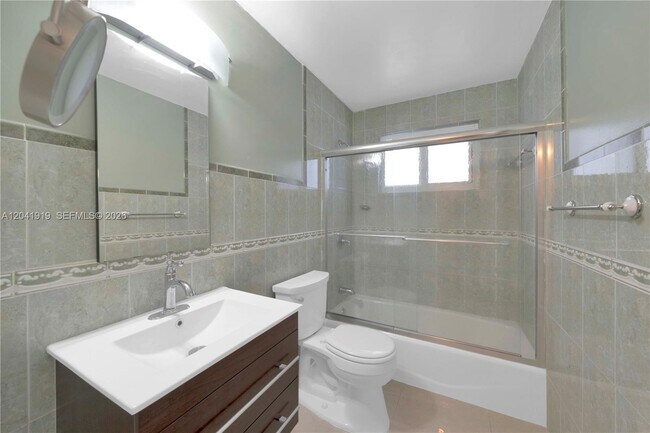 Building Photo - 1701 NW 37th Ave