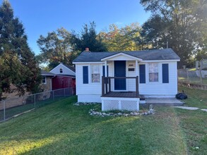 Building Photo - 2525 Parke St