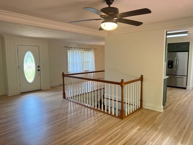 Building Photo - Beautiful 3 Bed 3 Bath Home nestled in St. B!