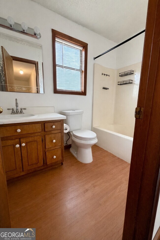 Building Photo - 6206 Westridge Trce